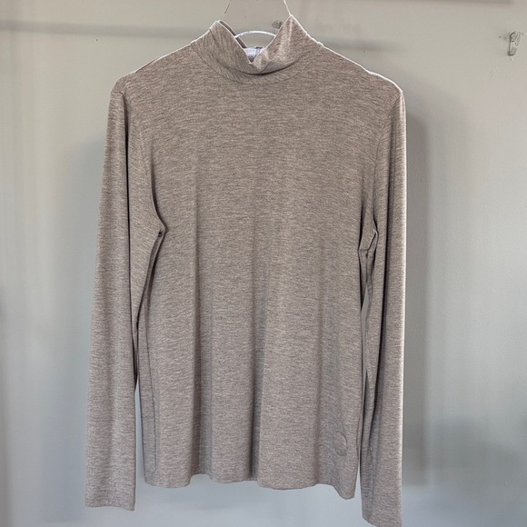 Akris Punto Women’s Gray Turtleneck - Picture 2 of 7